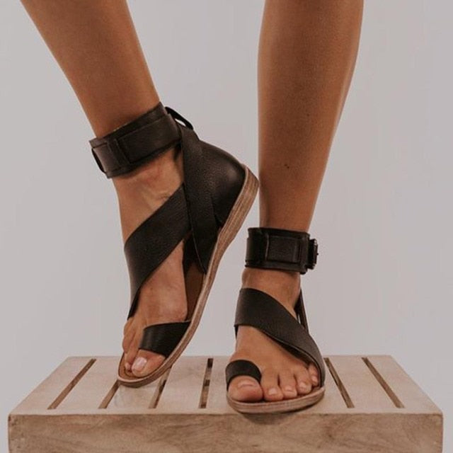 LD | sandalen met kruisbandje en teenring