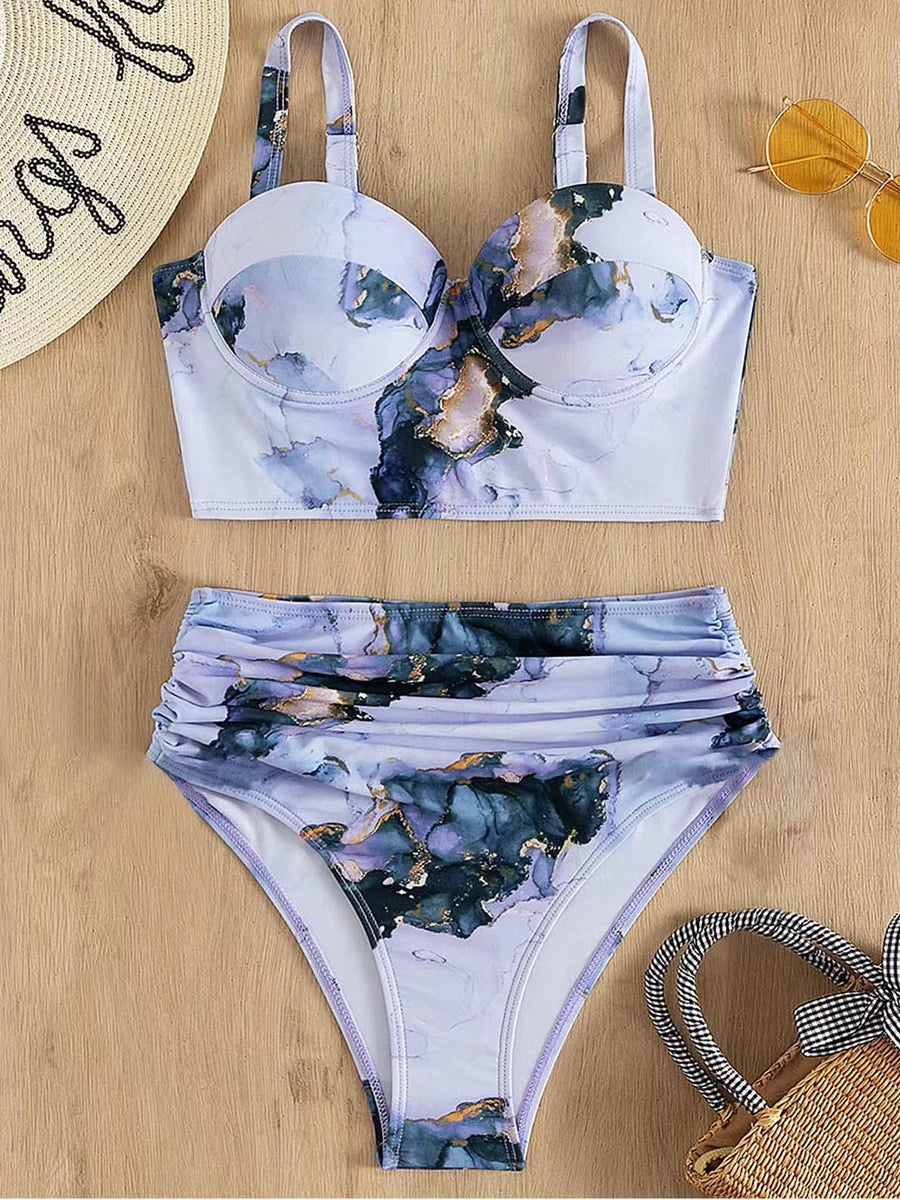 Effortlessly Elegant Bathing Suit with a Timeless Design