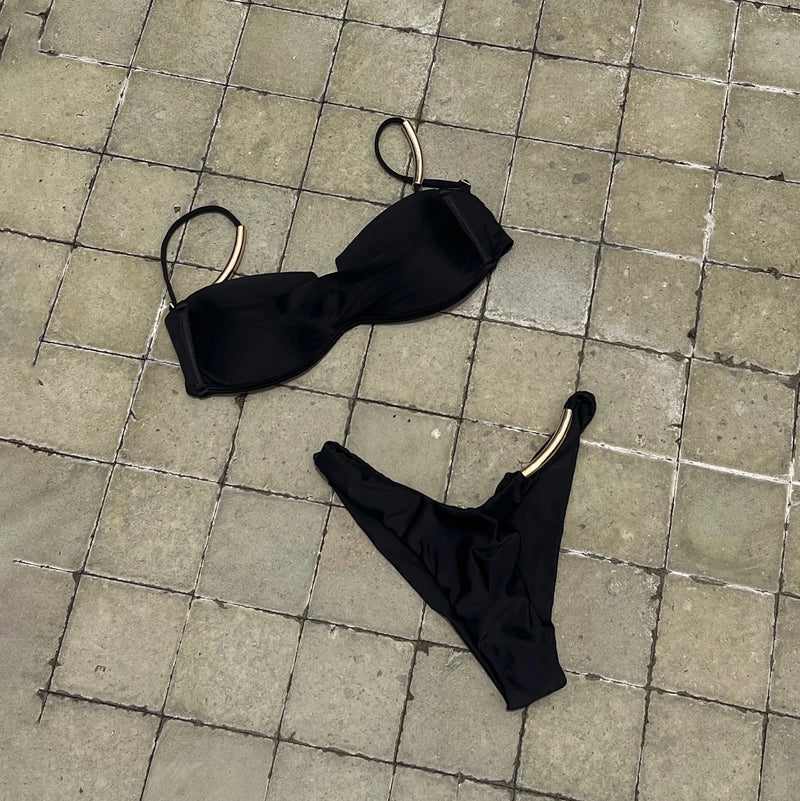 Classic Vintage Bikini with a Flattering Fit