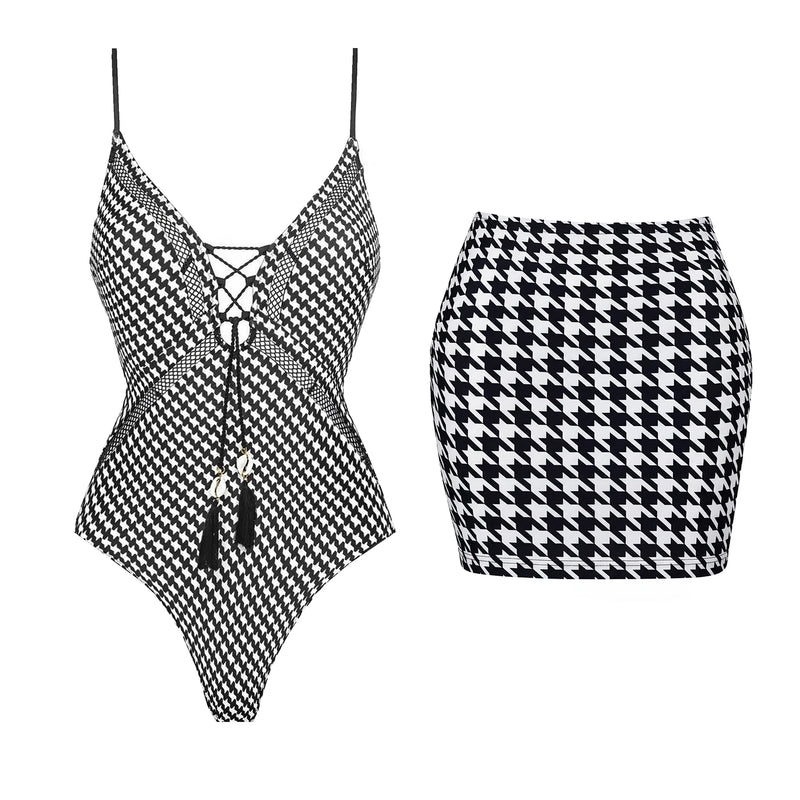 Effortlessly Elegant Bathing Suit with a Timeless Design