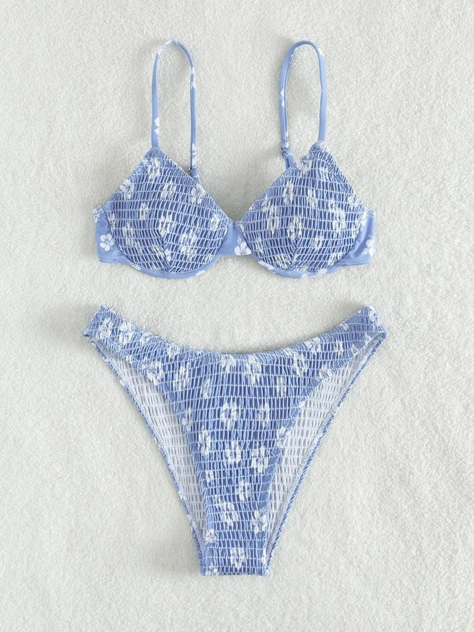 Effortlessly Elegant Bikini with a Timeless Design