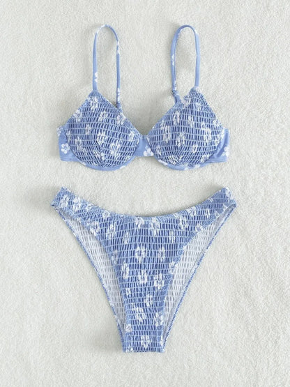 Effortlessly Elegant Bikini with a Timeless Design