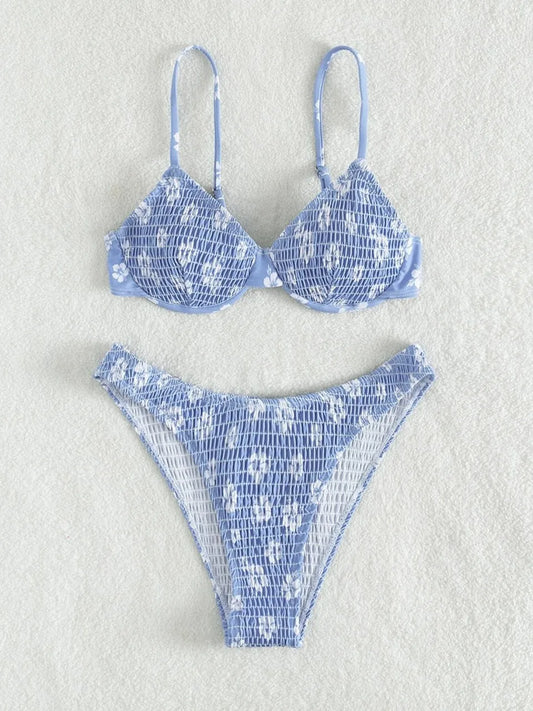 Effortlessly Elegant Bikini with a Timeless Design