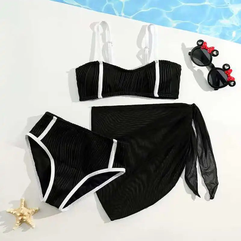 Effortlessly Elegant Bikini with a Timeless Design