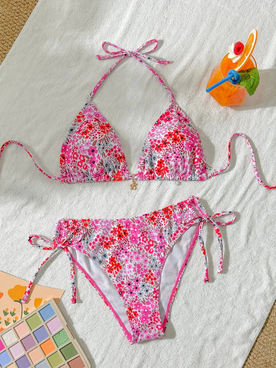 Effortlessly Elegant Bikini with a Timeless Design