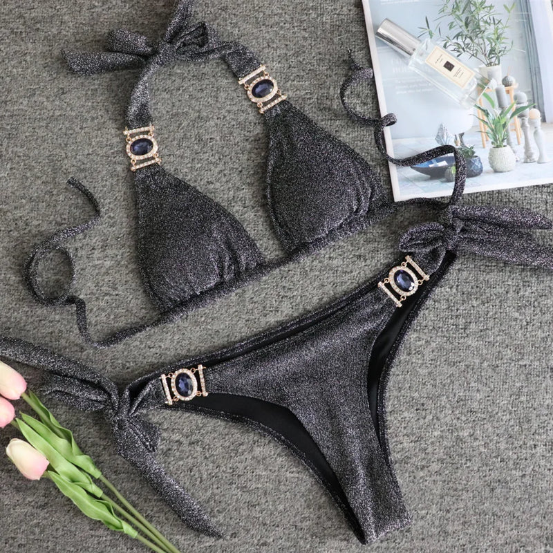 Effortlessly Elegant Bathing Suit with a Timeless Design