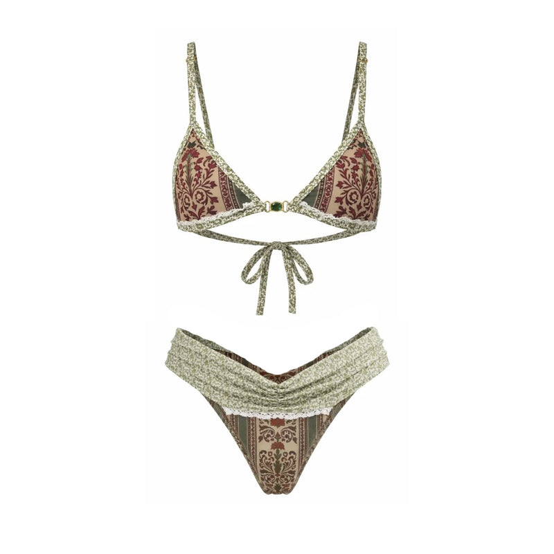 Effortlessly Elegant Bikini with a Timeless Design