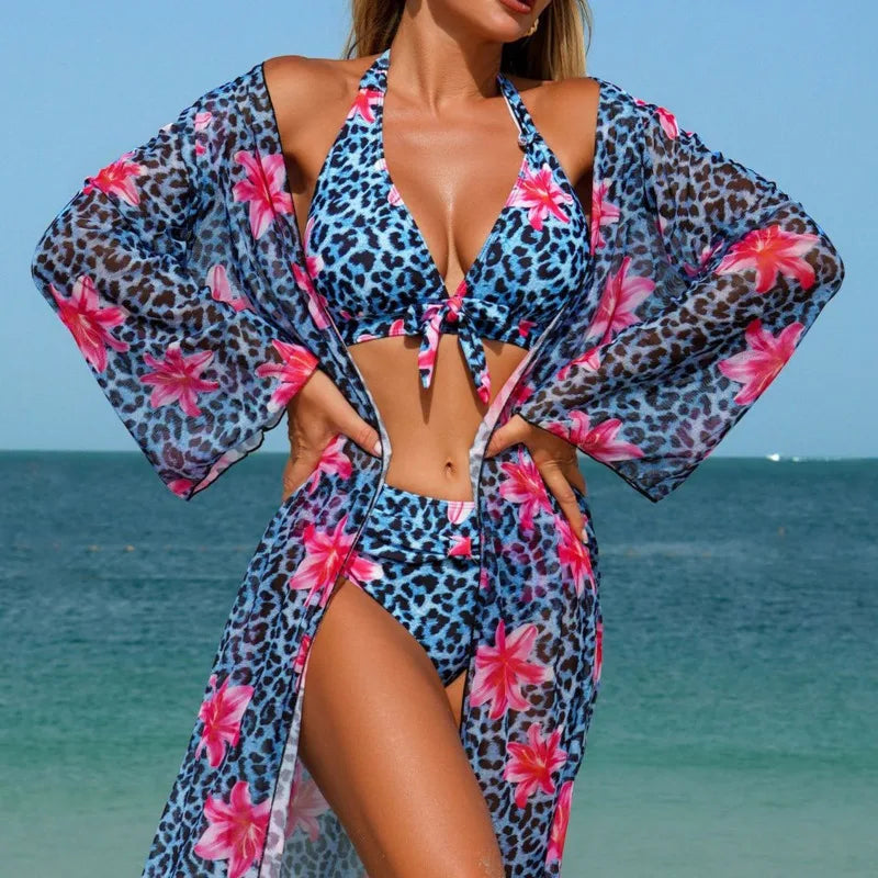 Effortlessly Elegant Bathing Suit with a Timeless Design