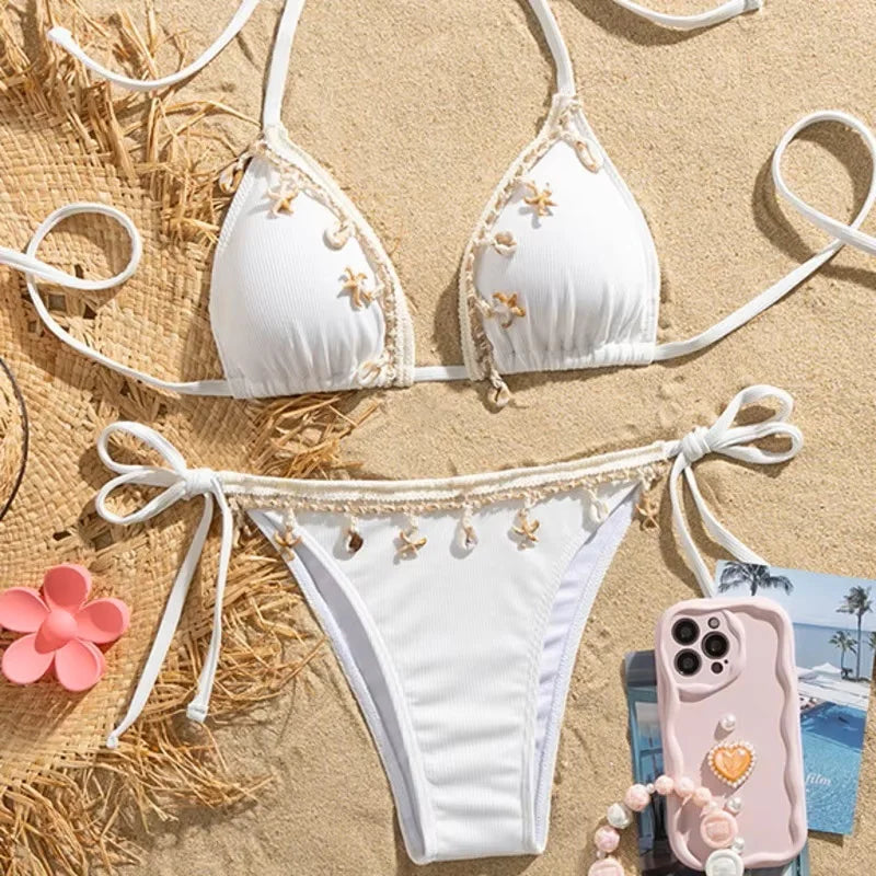 Effortlessly Elegant Bathing Suit with a Timeless Design