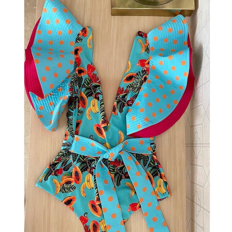Effortlessly Elegant Bathing Suit with a Timeless Design