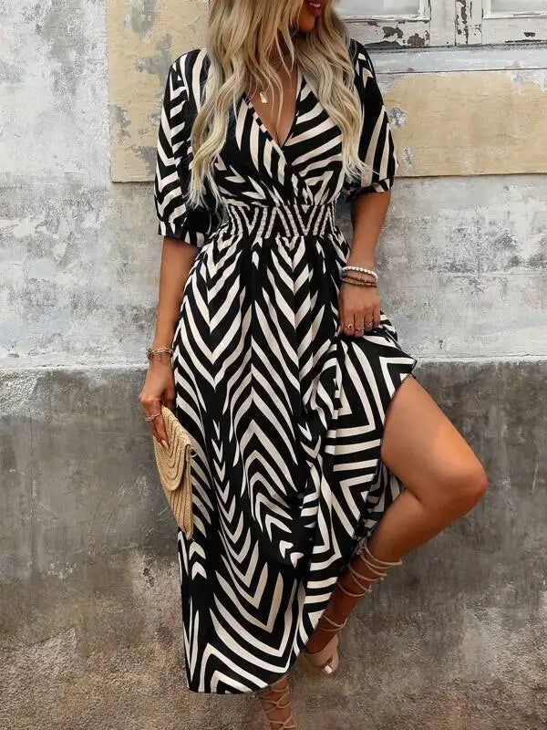 Beautifully Finished Dress in a Timeless Design