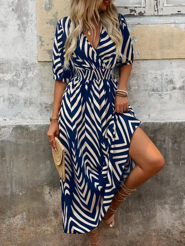Beautifully Finished Dress in a Timeless Design