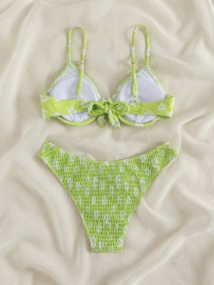 Effortlessly Elegant Bikini with a Timeless Design