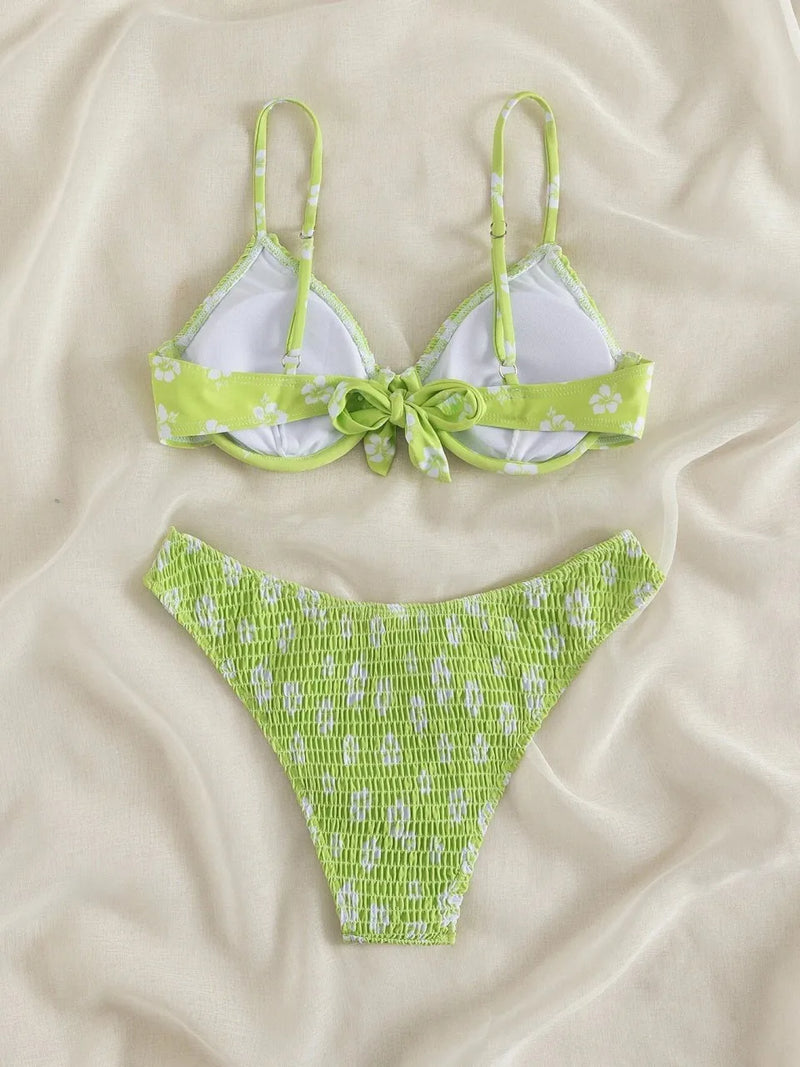 Effortlessly Elegant Bikini with a Timeless Design