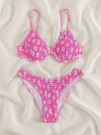 Effortlessly Elegant Bikini with a Timeless Design