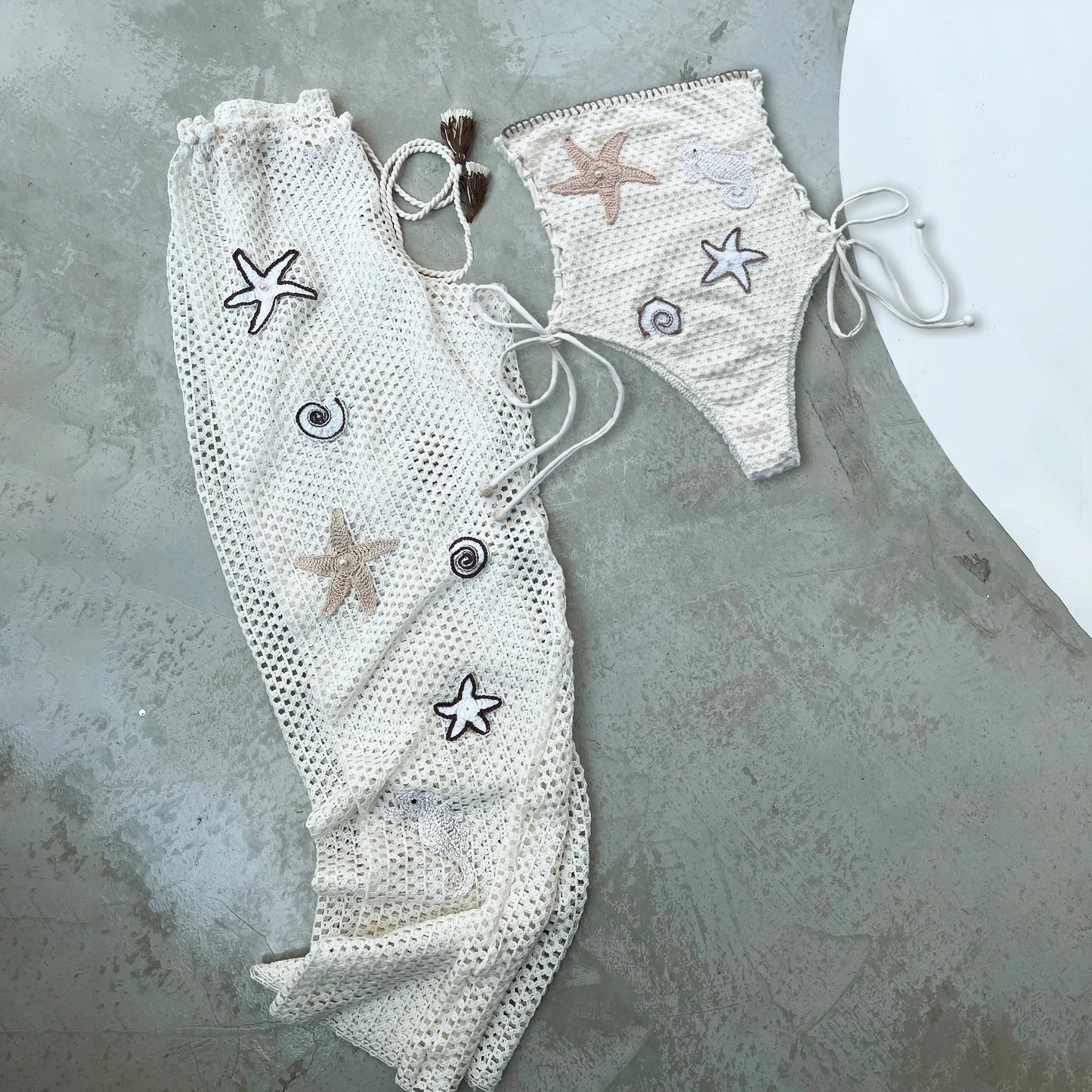 Casually Elegant Pants with a Refined Edge