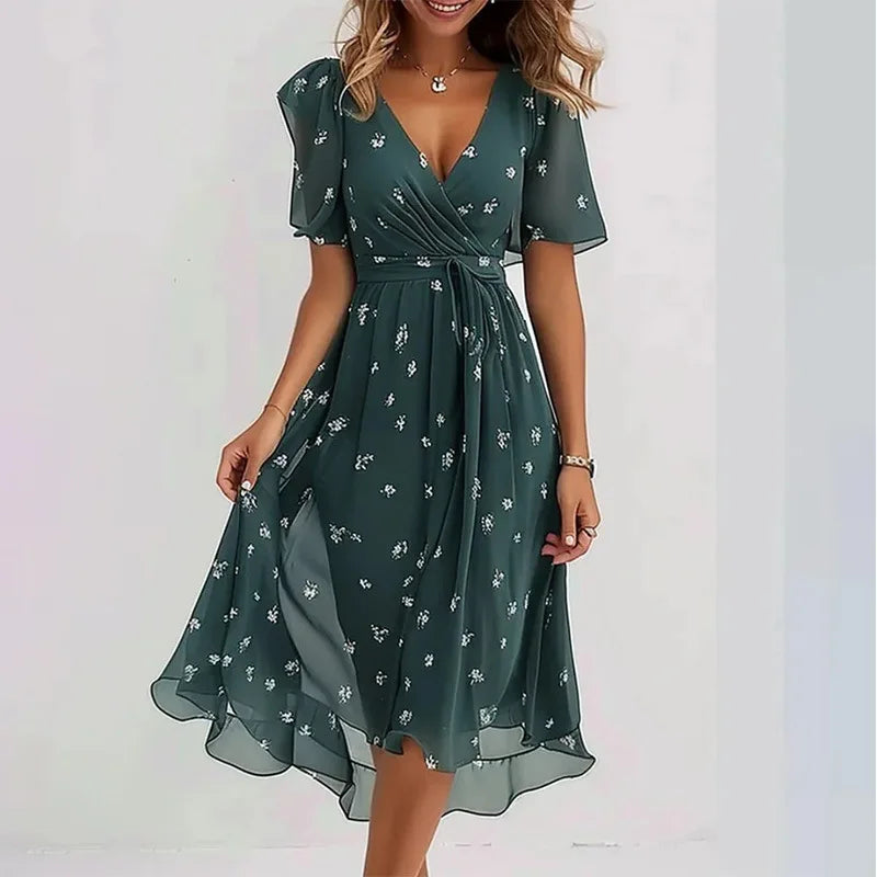 Subtly Elegant Dress with a Refined Vintage Look