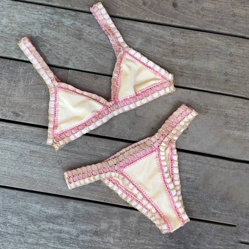Effortlessly Elegant Bikini with a Timeless Design