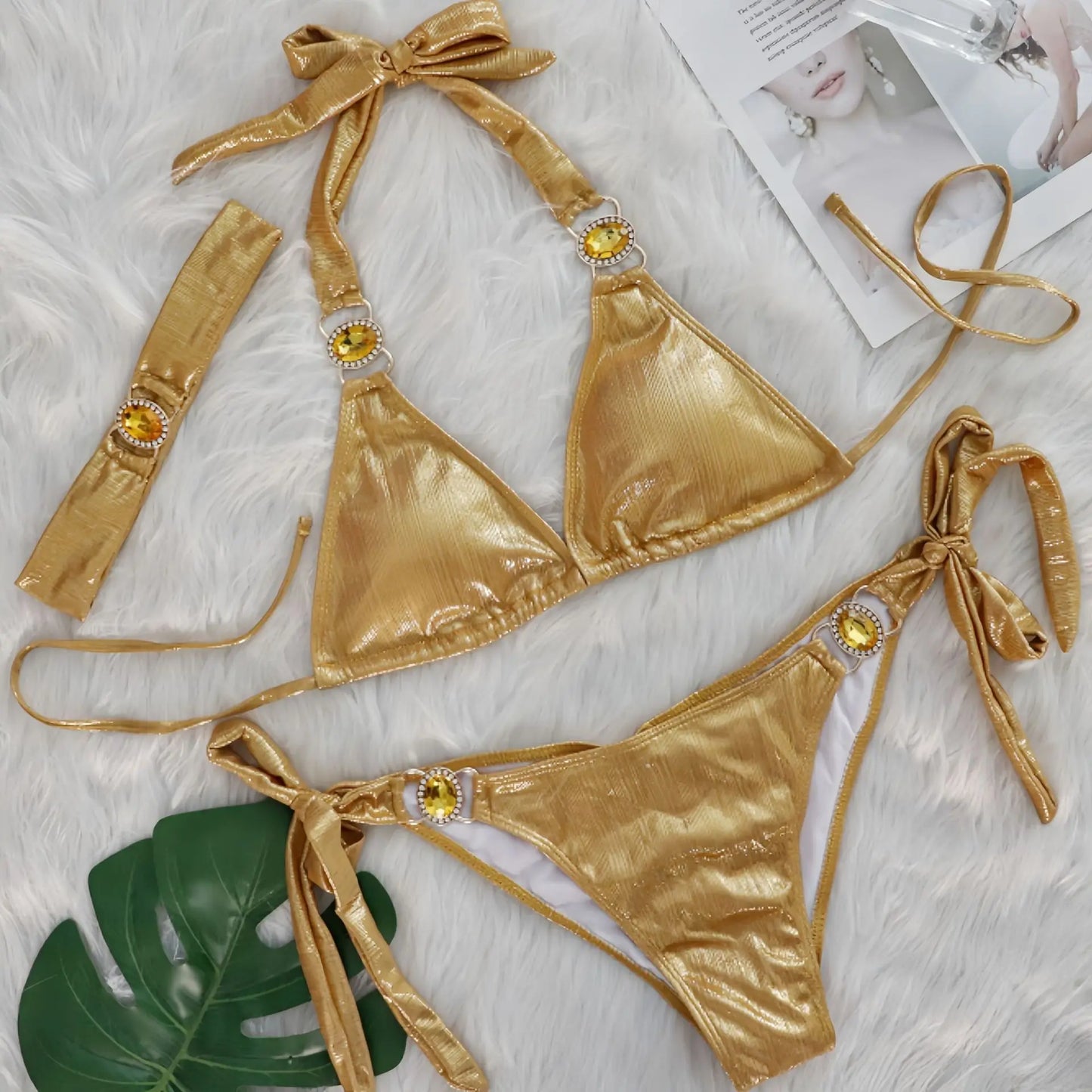Effortlessly Elegant Bathing Suit with a Timeless Design