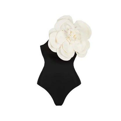 Effortlessly Elegant Bathing Suit with a Timeless Design