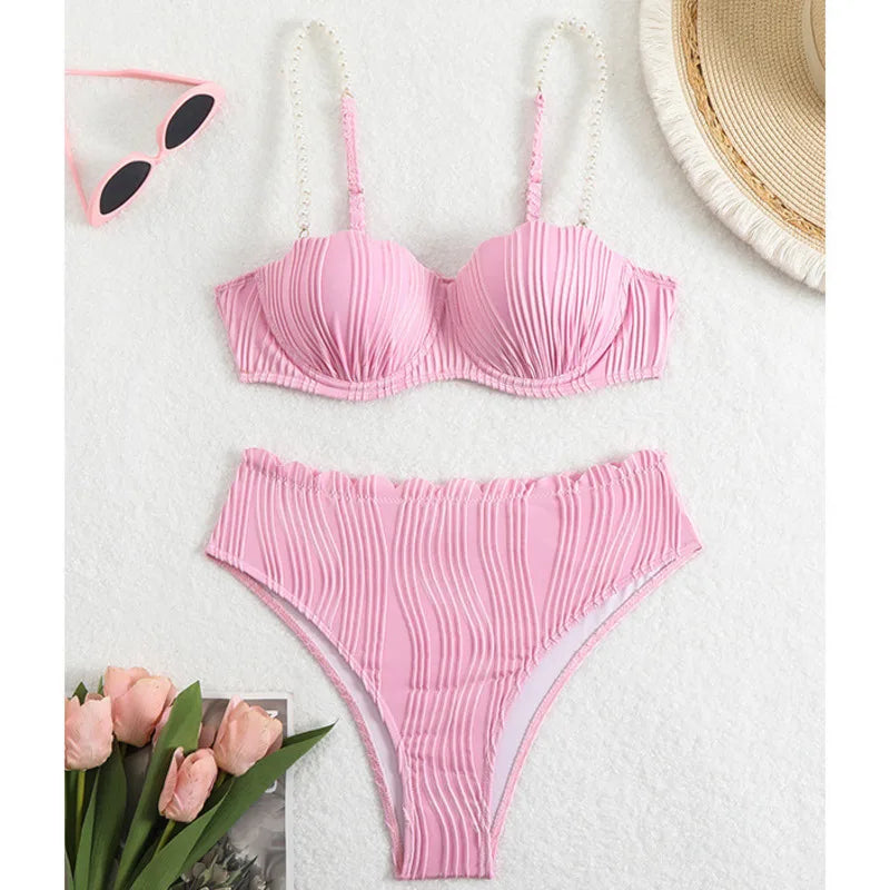 Effortlessly Elegant Bathing Suit with a Timeless Design