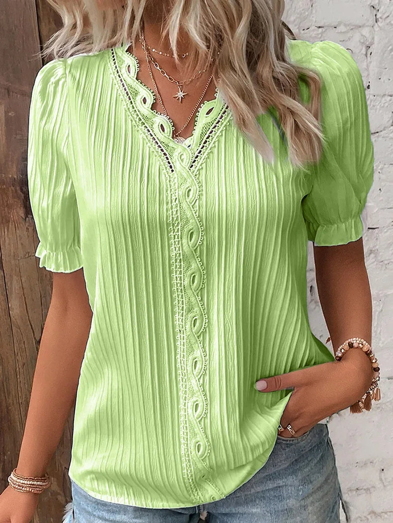 Effortlessly Elegant Shirt with a Timeless Design