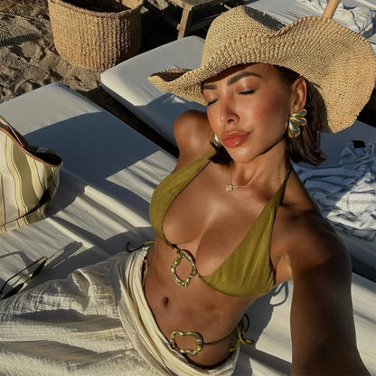 Effortlessly Elegant Bikini with a Timeless Design
