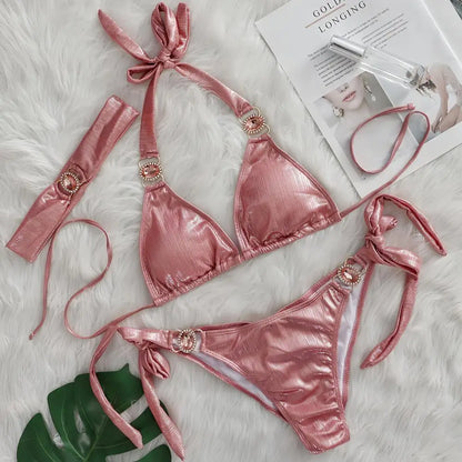 Effortlessly Elegant Bathing Suit with a Timeless Design