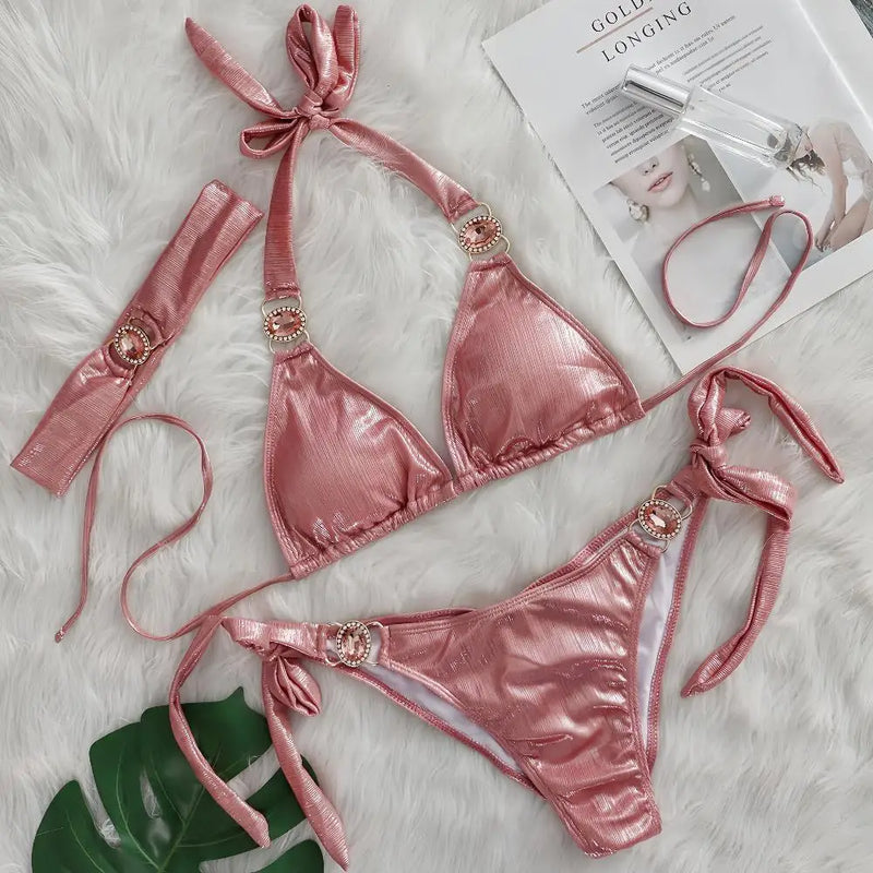 Effortlessly Elegant Bathing Suit with a Timeless Design