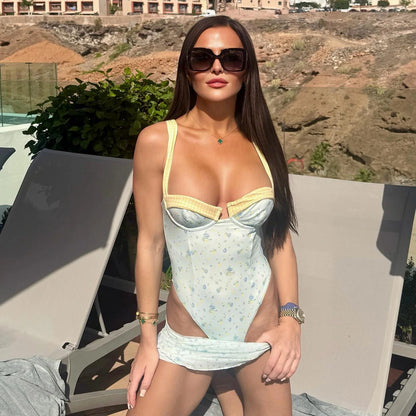 Effortlessly Elegant Bikini with a Timeless Design