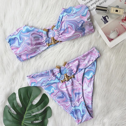 Effortlessly Elegant Bathing Suit with a Timeless Design