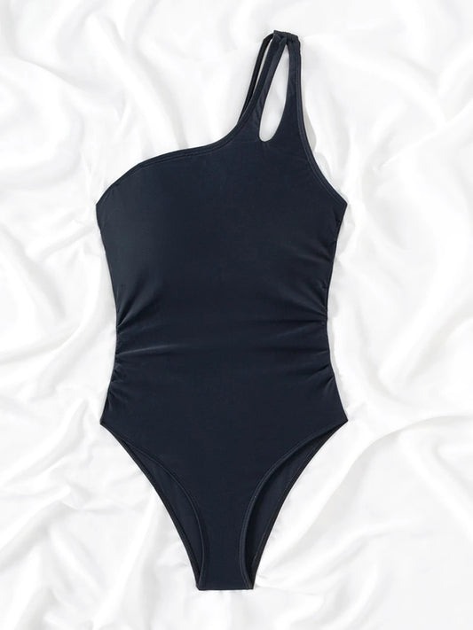 Effortlessly Elegant Swimsuit with a Timeless Design