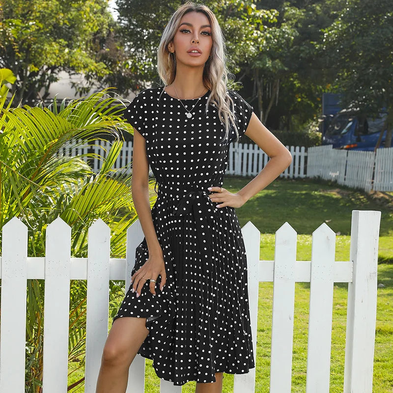 Well Tailored Dress with a Graceful Silhouette