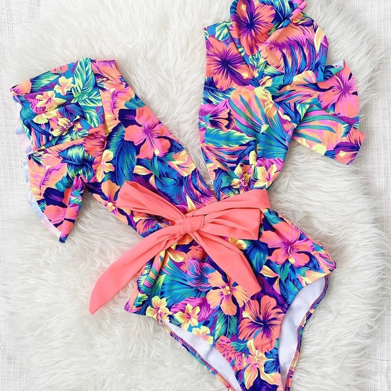 Effortlessly Elegant Bathing Suit with a Timeless Design