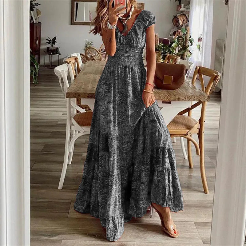 Effortlessly Elegant Dress with a Timeless Design