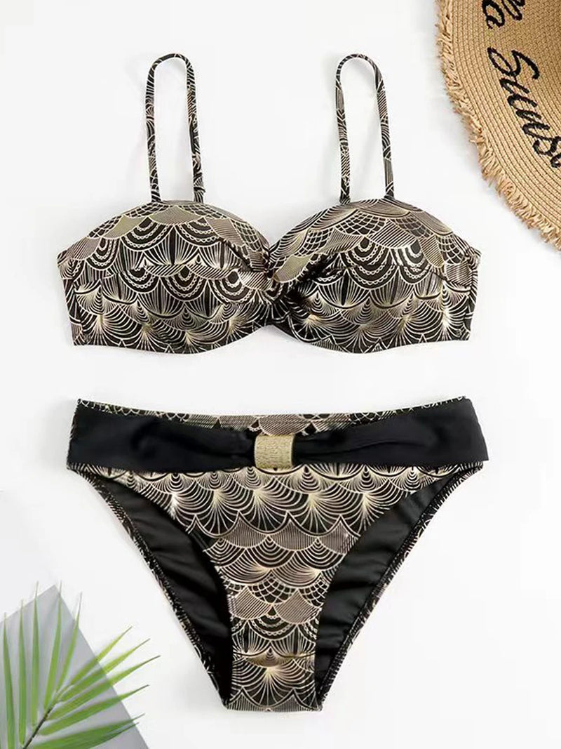 Effortlessly Elegant Bikini with a Timeless Design