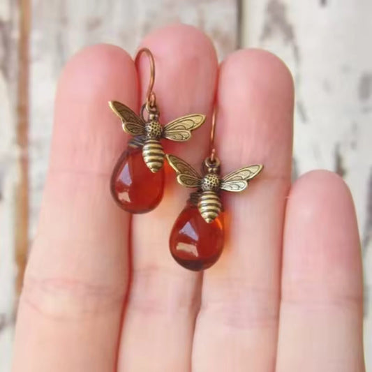 Vintage Bee Ruby