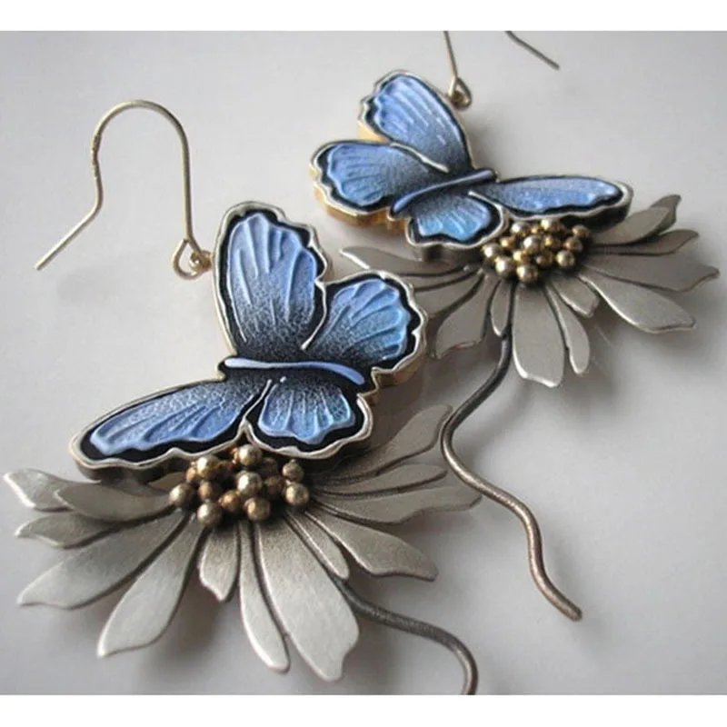 Vintage Butterfly Daisy Earrings