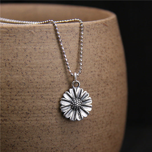 Vintage Daisy Necklace