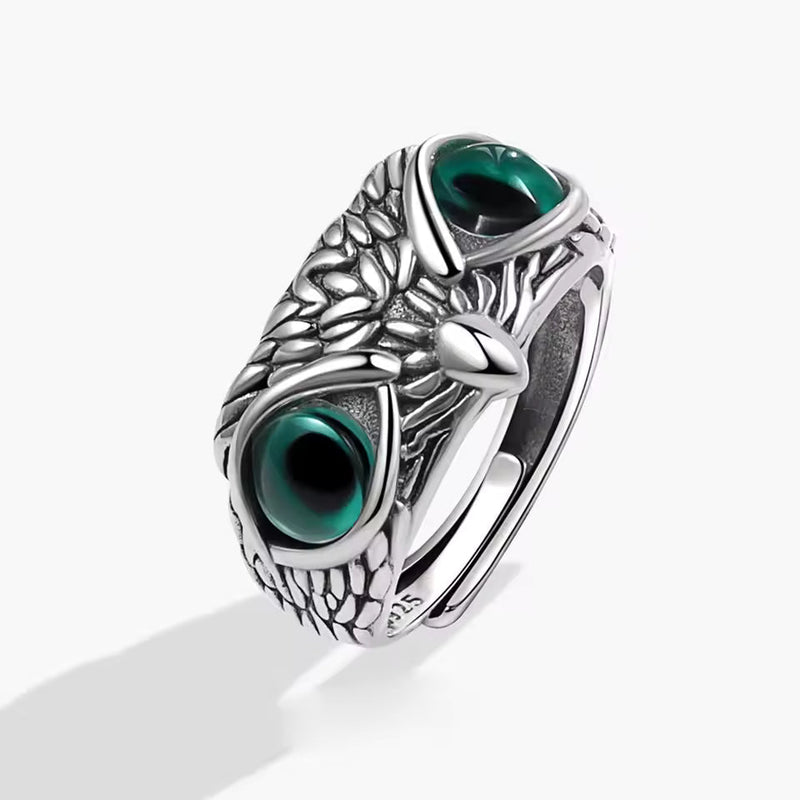 Vintage Eagle Green Stone Ring