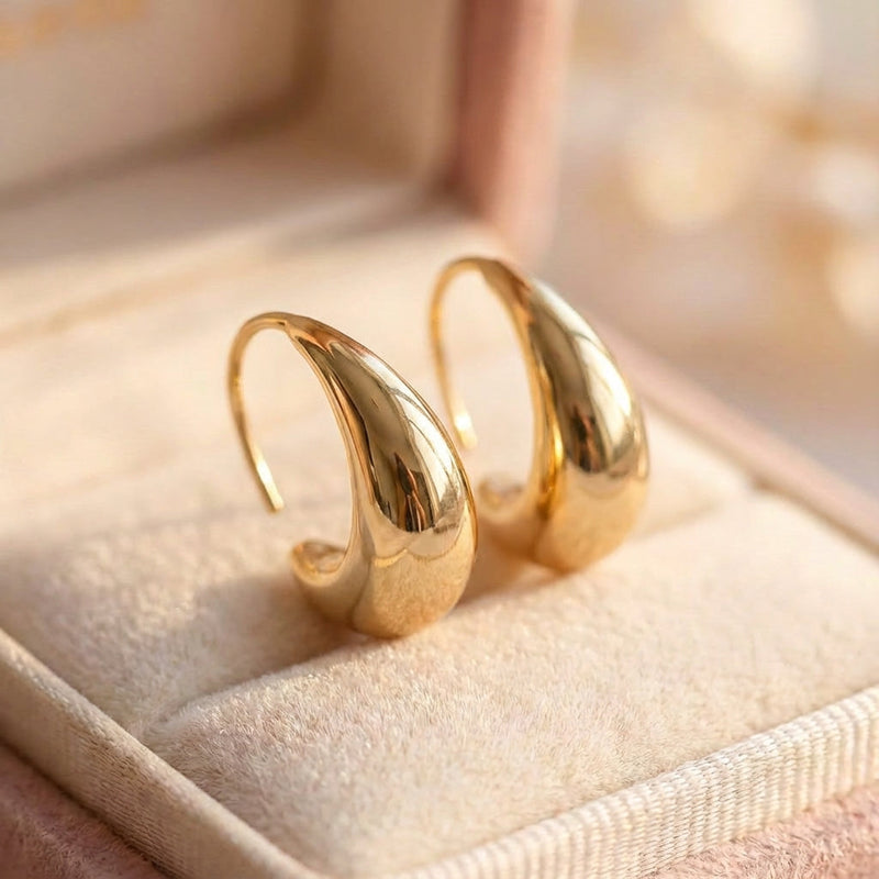 Vintage Gold & Shiny Crescent Moon Shape Earrings