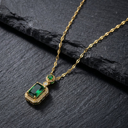 Vintage Green Stone Pendant Necklace