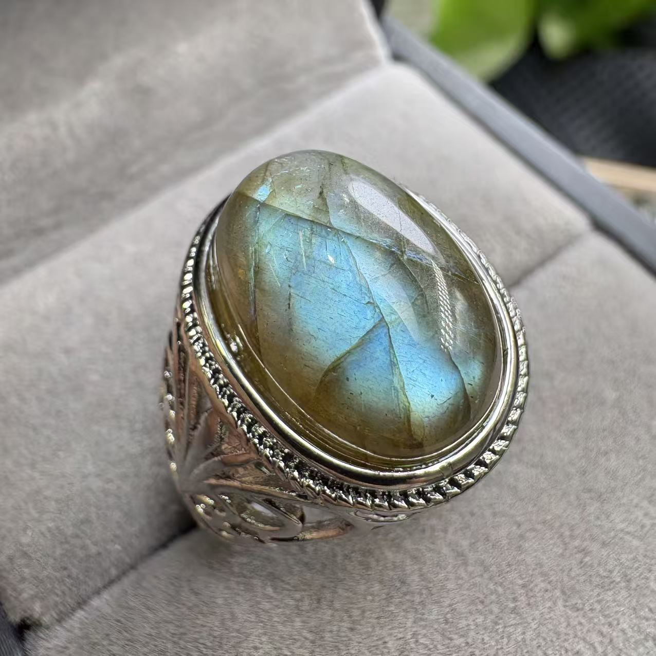 Vintage Labradorite Ring