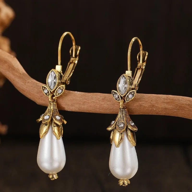 Vintage Pearl Dangle