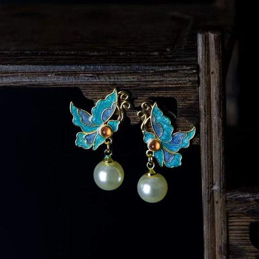 Vintage Pearl Earrings