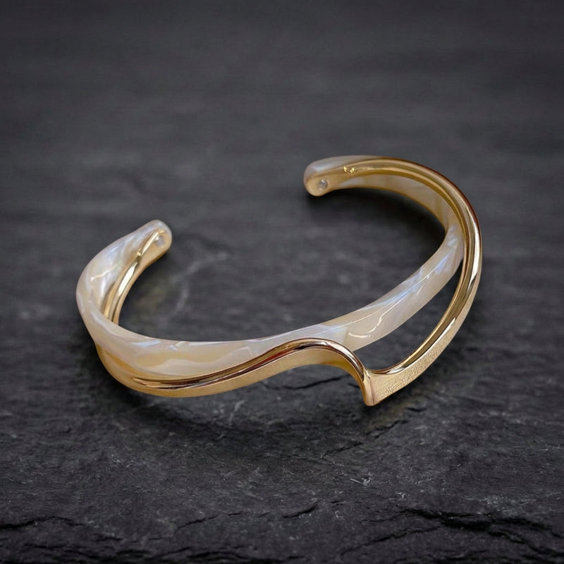 White Opal Elegant Golden Bracelet