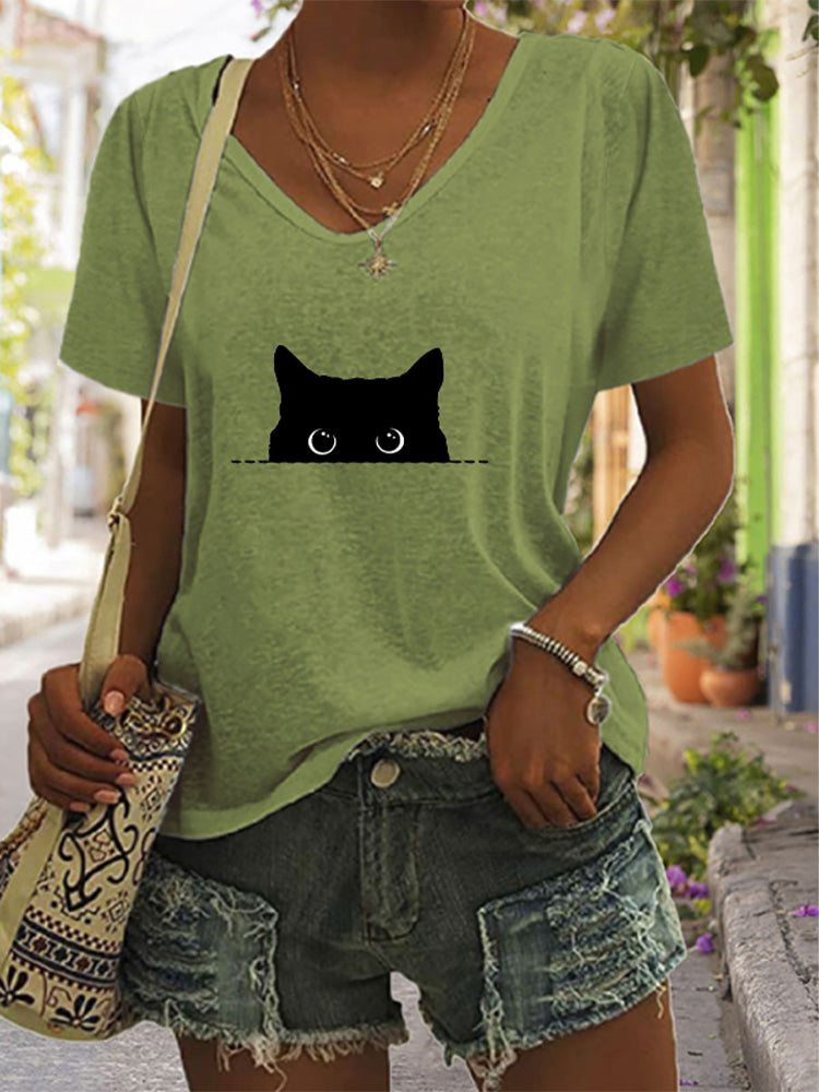 Classic Vintage T-Shirt with a Flattering Fit