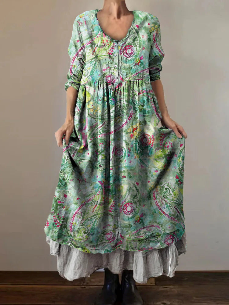 Classic Vintage Dress with a Flattering Fit