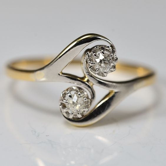 Klassieke Gouden Ring met tijdloze uitstraling