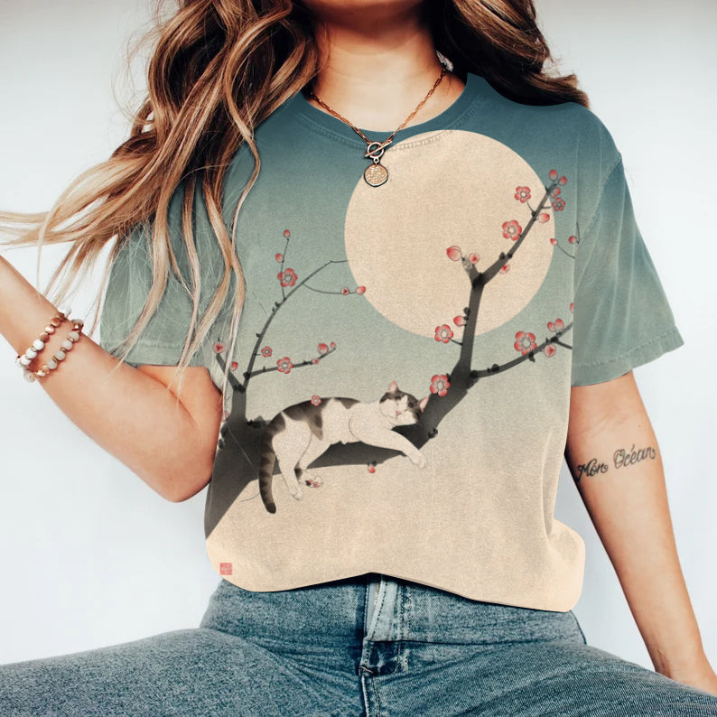 Well Tailored T-Shirt with a Graceful Silhouette